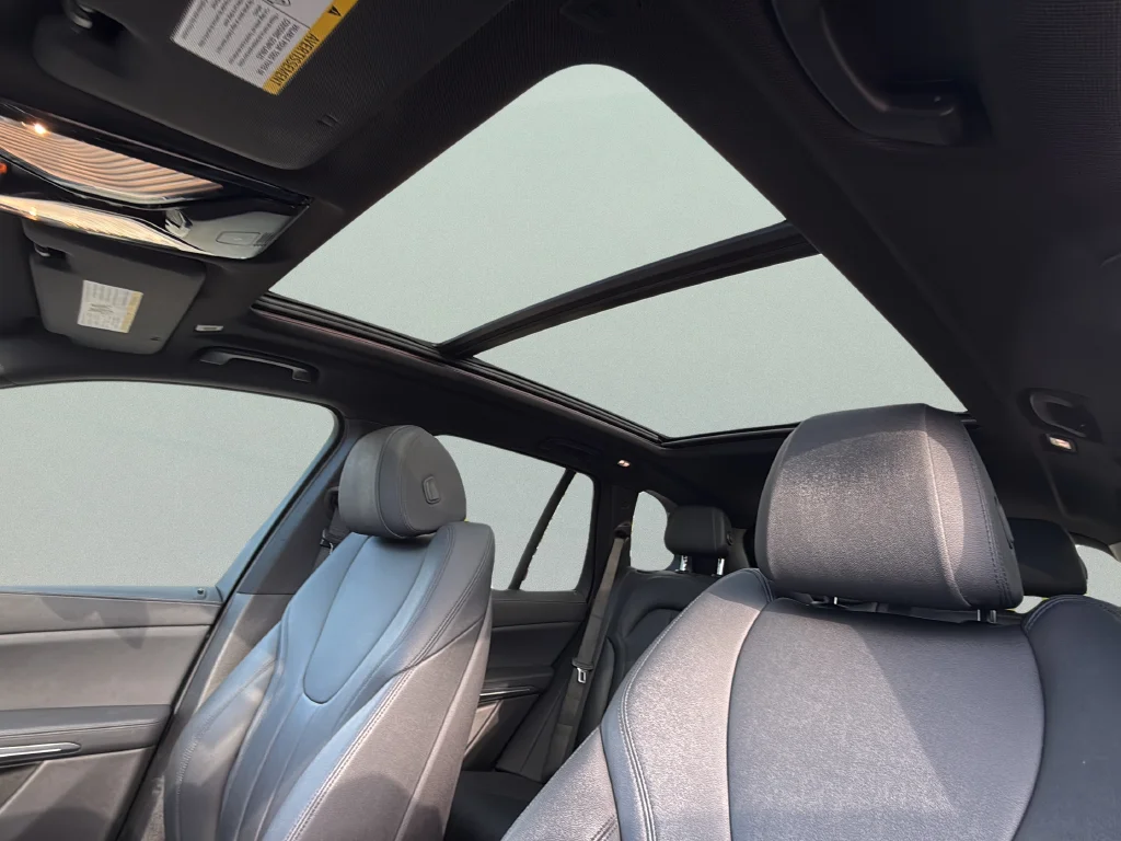 Used 2019 Arctic Gray Metallic BMW xDrive40i image 28