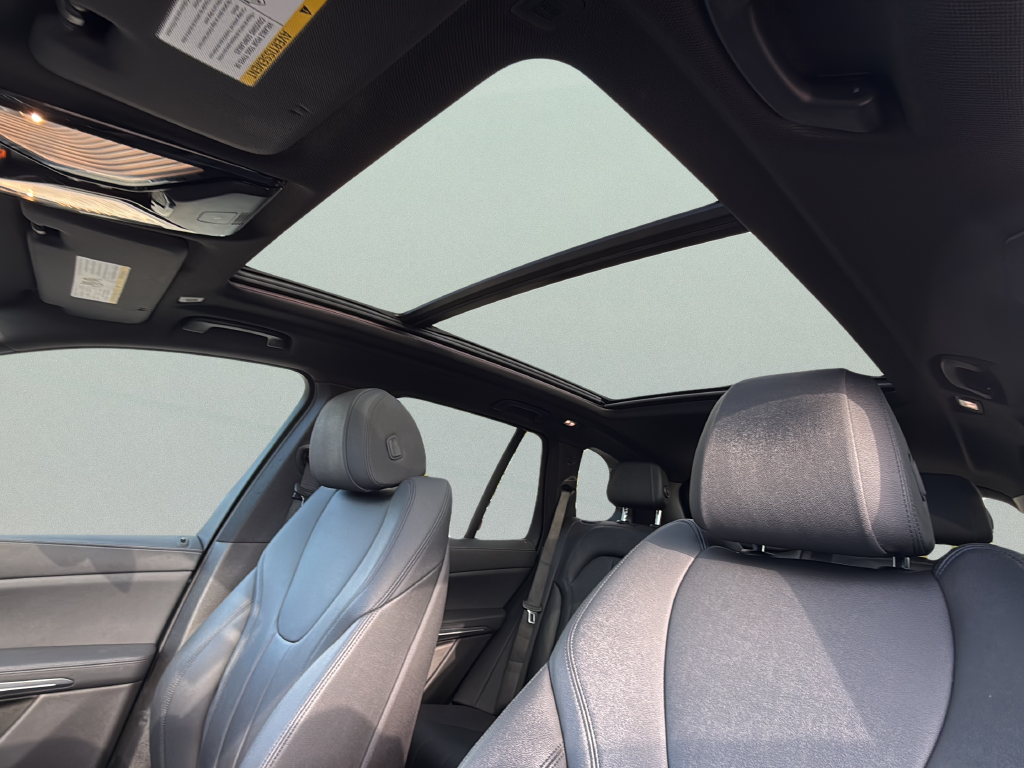Used 2019 Arctic Gray Metallic BMW xDrive40i image 28
