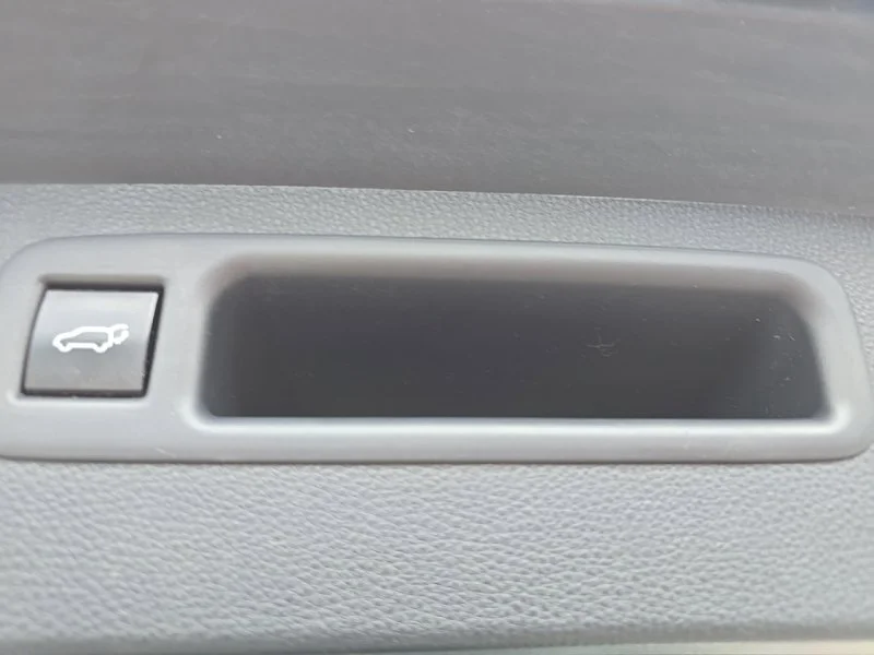 Used 2021 Silver Toyota XLE image 32
