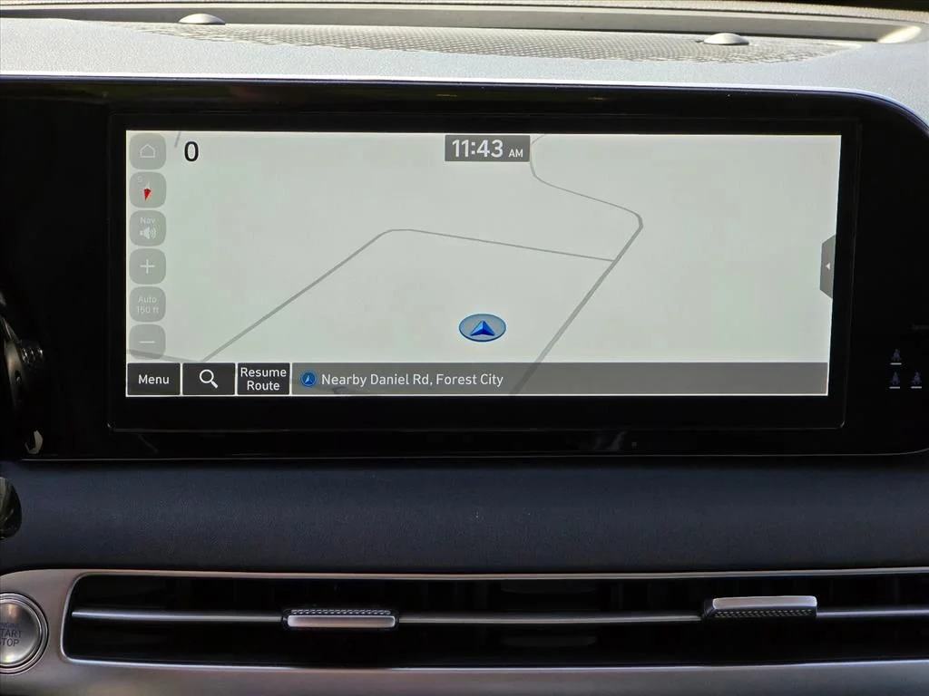 Used 2025 Silver Hyundai SEL image 4
