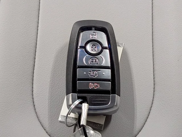 New 2027 Star White Metallic Tri-Coat Ford Active image 60