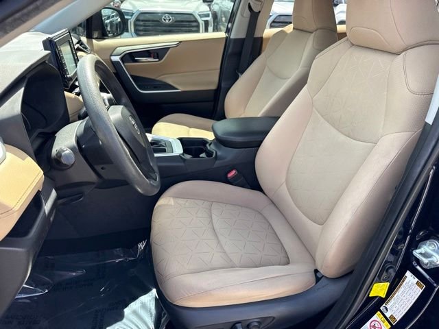 Used 2019  Toyota XLE image 19