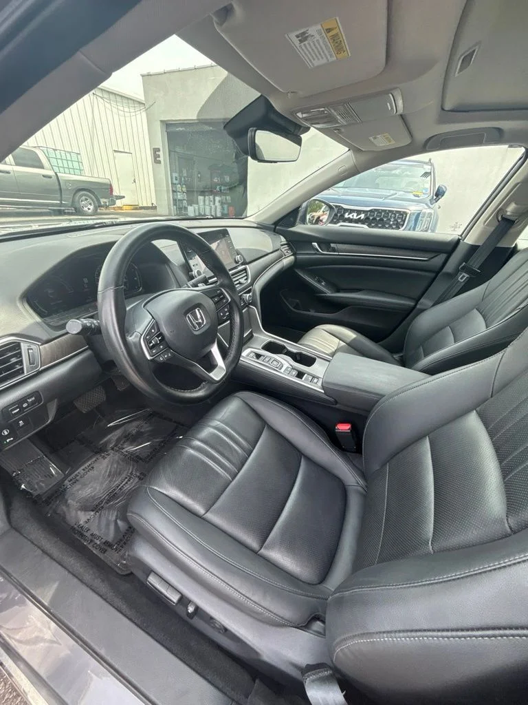 Used 2021 White Honda EX-L image 11