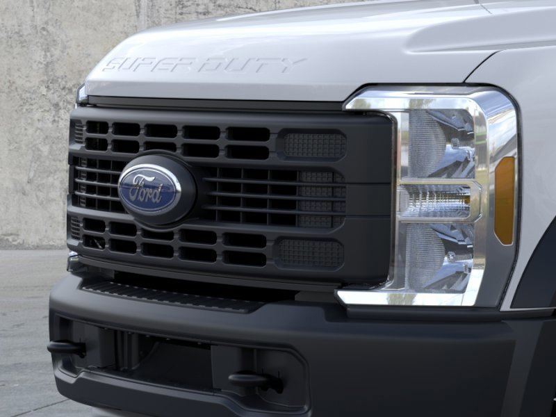 New 2025 Oxford White Ford F-550® XL image 17