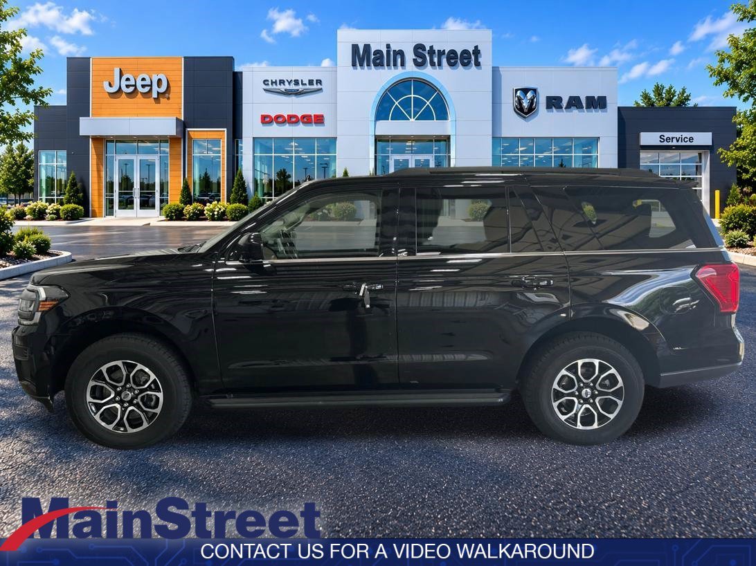 Used 2024 Ford Expedition XLT with VIN 1FMJU1J82REA60151 for sale in Kansas City