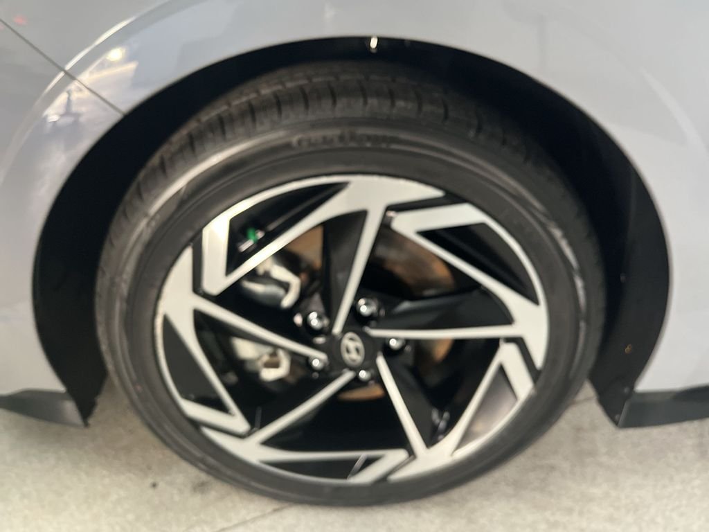 Used 2024 Blue Hyundai SEL image 14