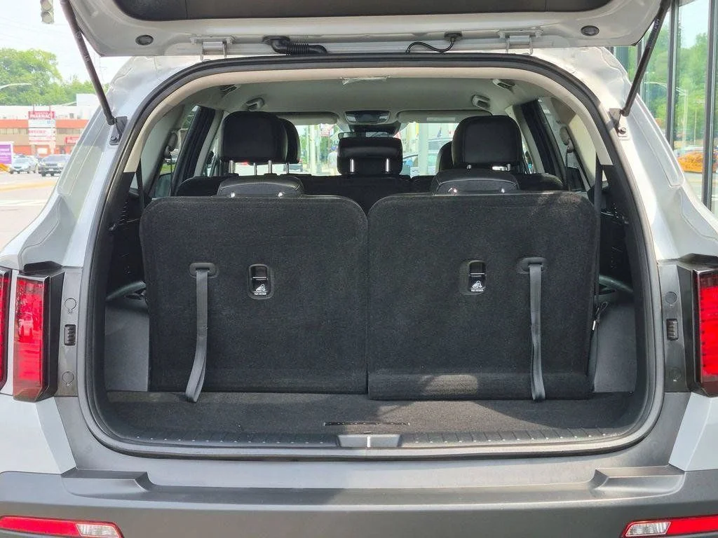 Used 2023 Gray Kia X-Line S image 9