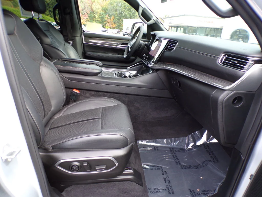 Used 2022 Silver Jeep Series II image 7
