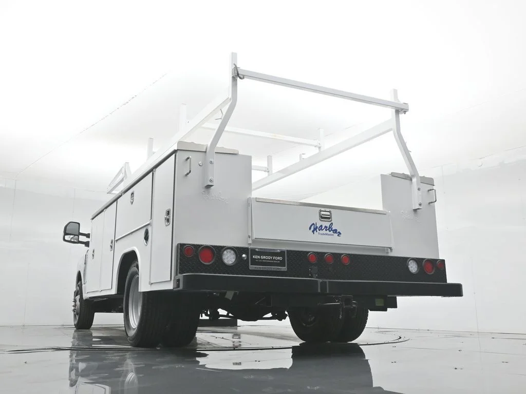 2026 Ford F-350 Super Duty Chassis Cab XL - Photo 49