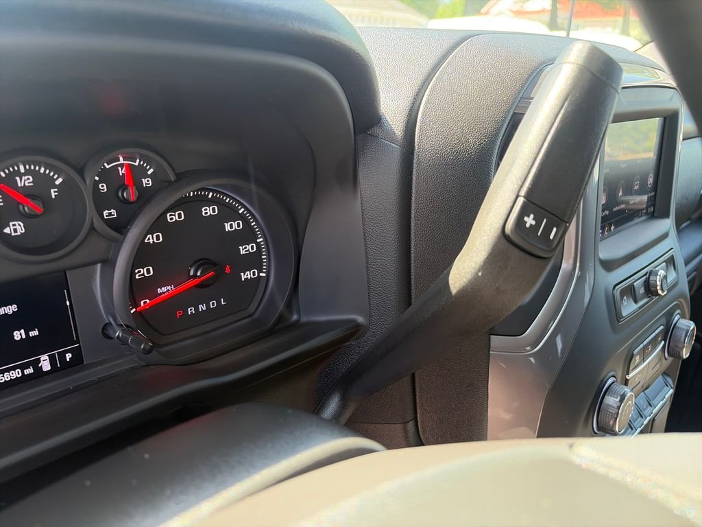 Used 2025 White Chevrolet Custom image 23