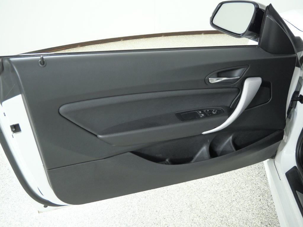 Used 2018 Alpine White BMW M240i image 28
