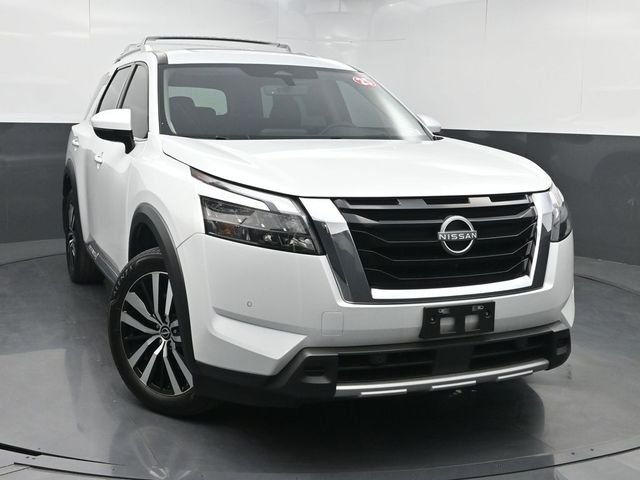 2025 Nissan Pathfinder Platinum 2WD's photo