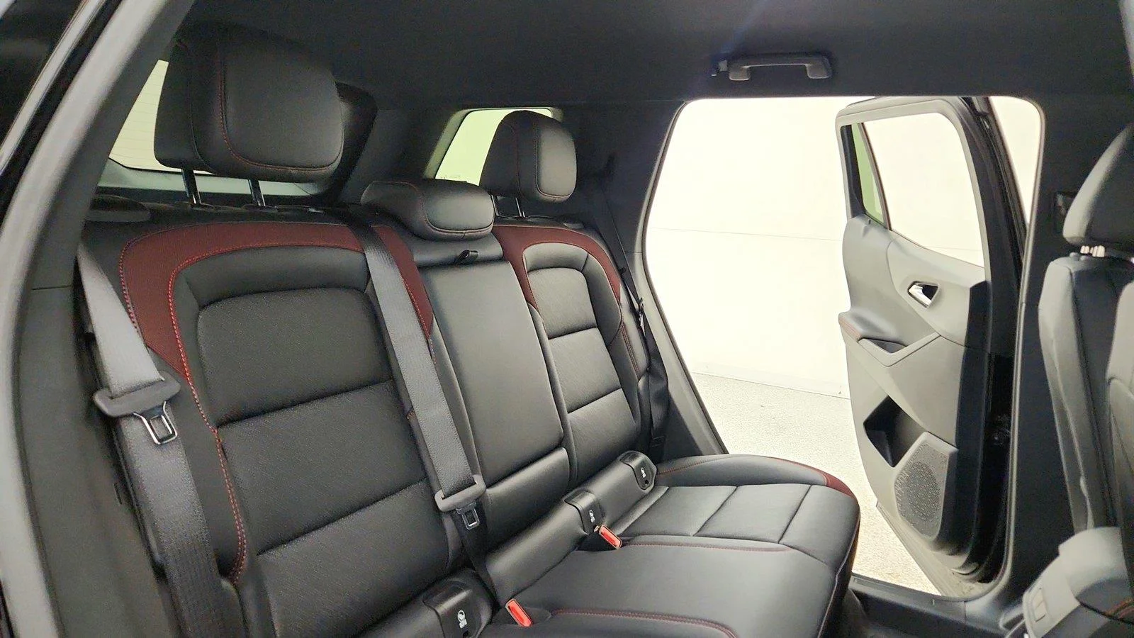 2027 Chevrolet Equinox RS - Photo 32