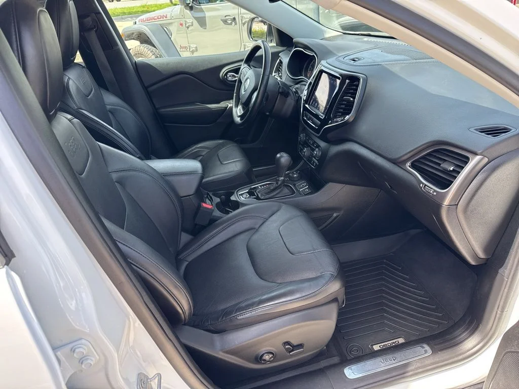 Used 2020 White Jeep Limited image 22