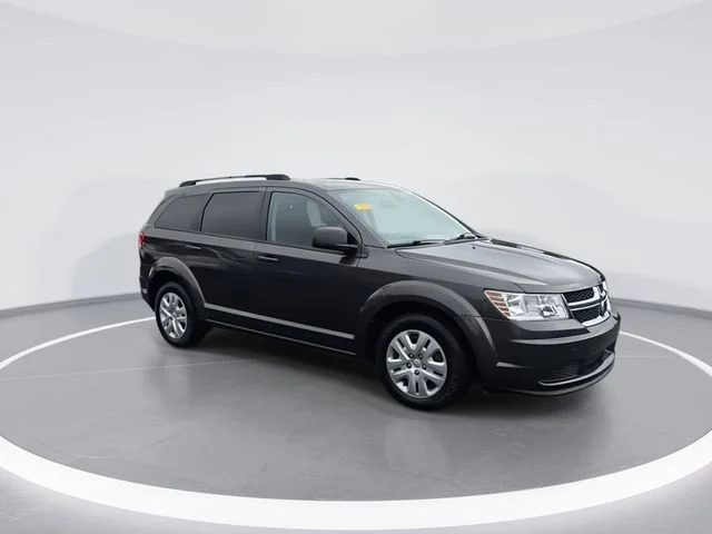 Used 2018 Gray Dodge SE image 2
