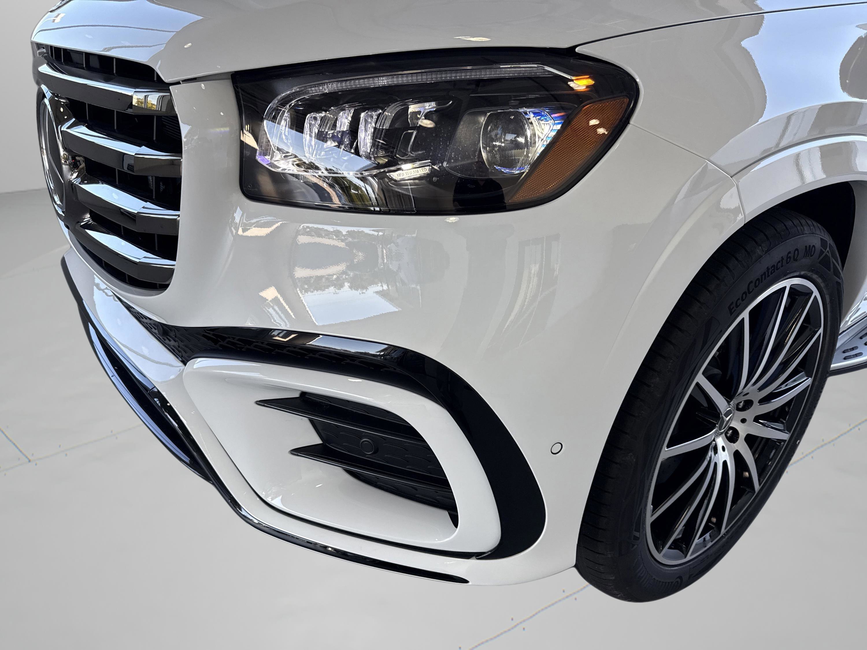 Certified Used 2026 Polar White Mercedes-Benz GLS 450 image 9