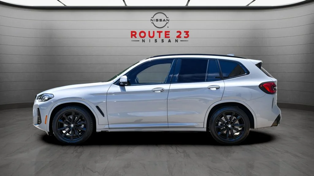 Used 2023 Gray BMW xDrive30i image 5