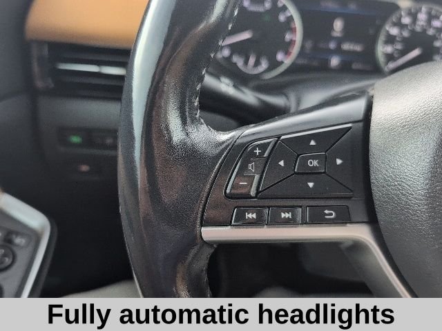 Used 2020 Red Nissan SV image 9