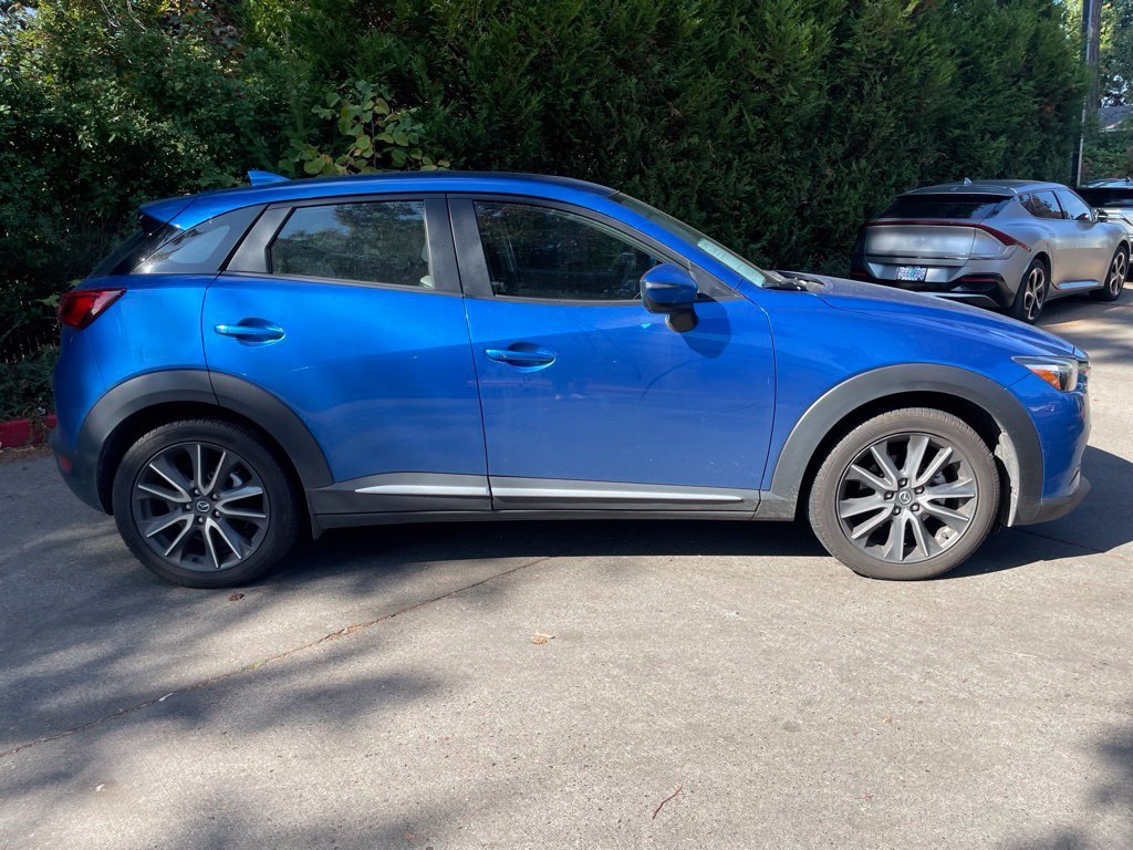 Used 2017 Dynamic Blue Mica Mazda Grand Touring image 2