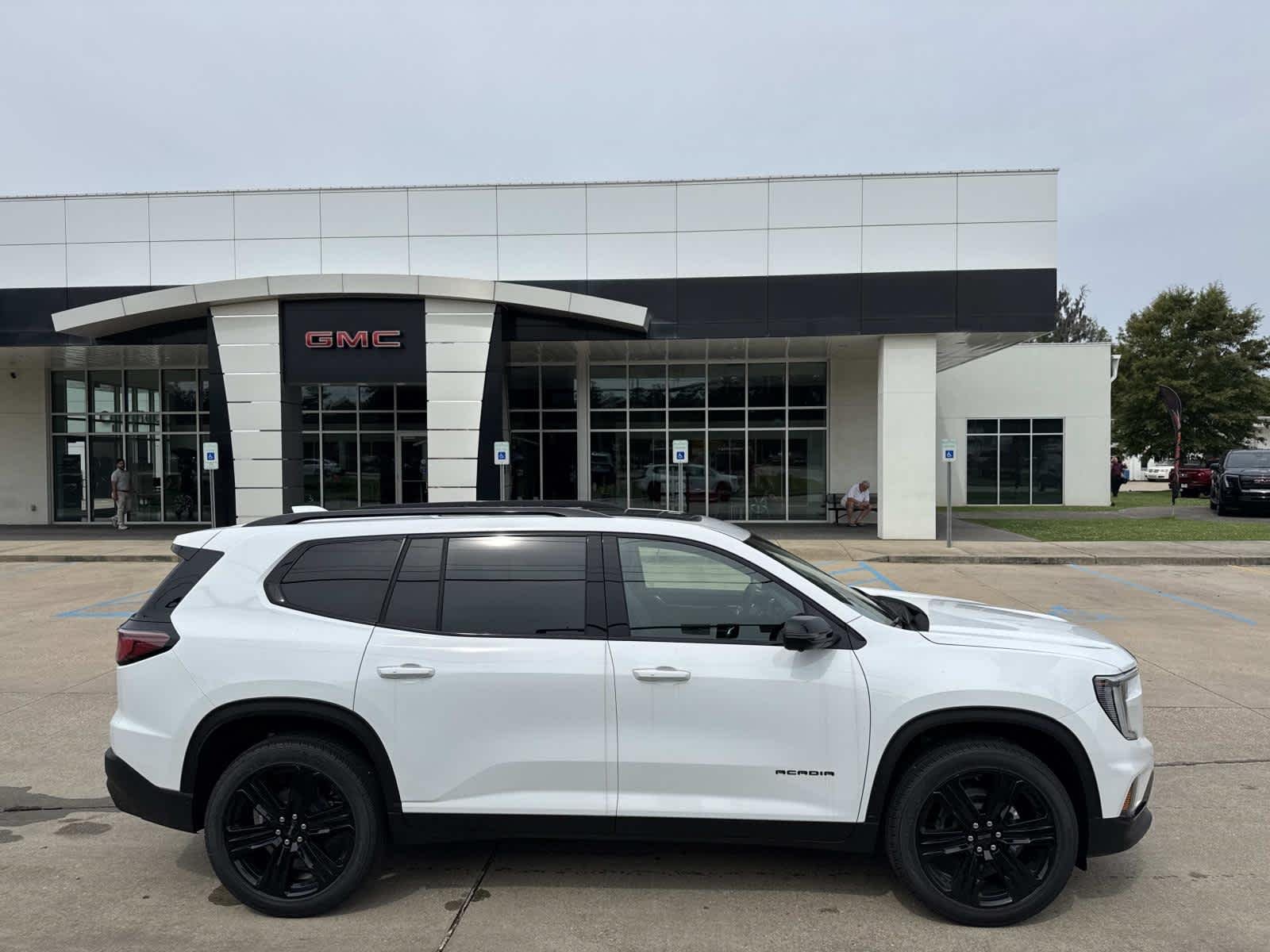 2026 GMC Acadia Elevation FWD's photo