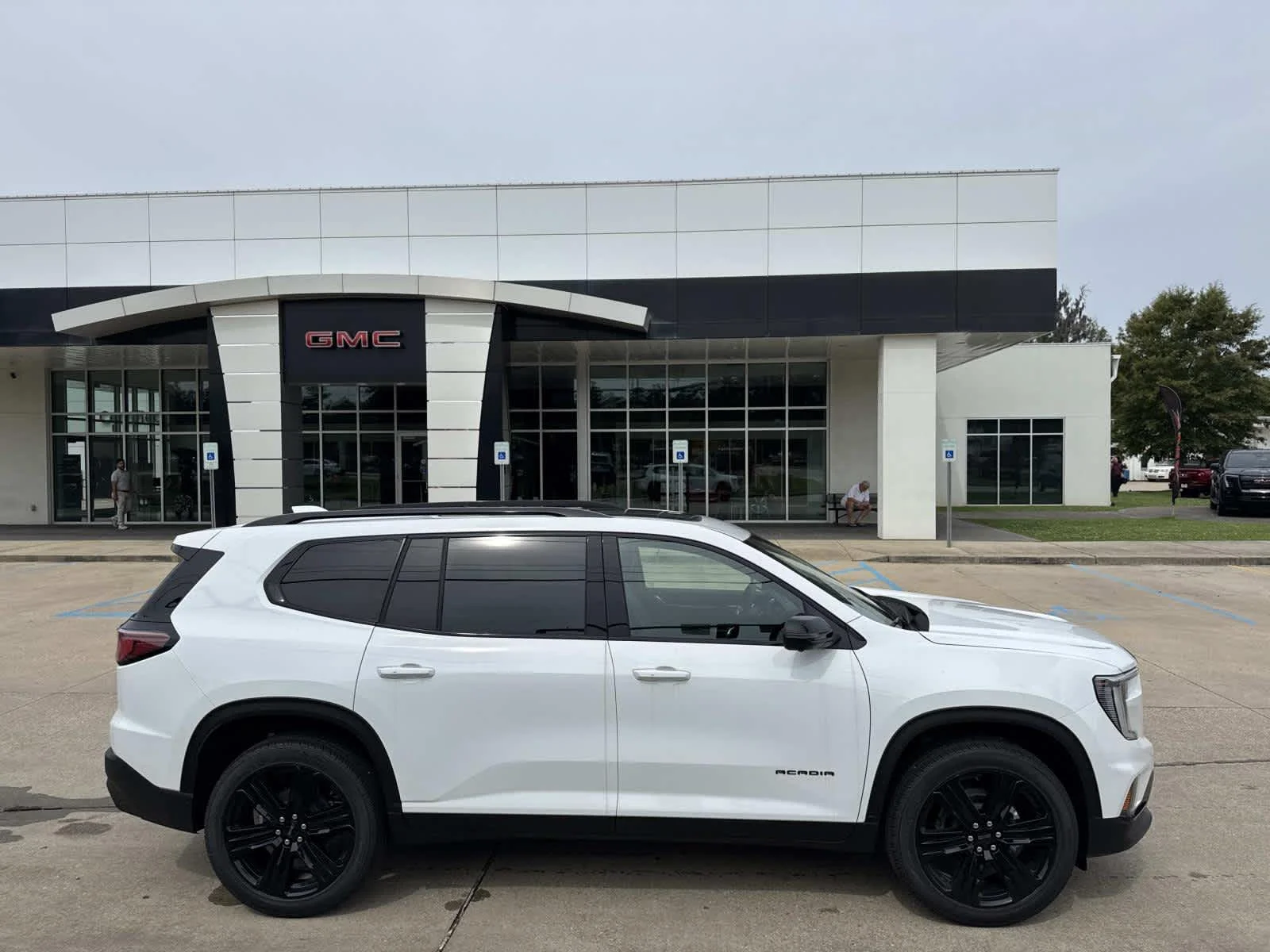 2026 GMC Acadia Elevation FWD's photo
