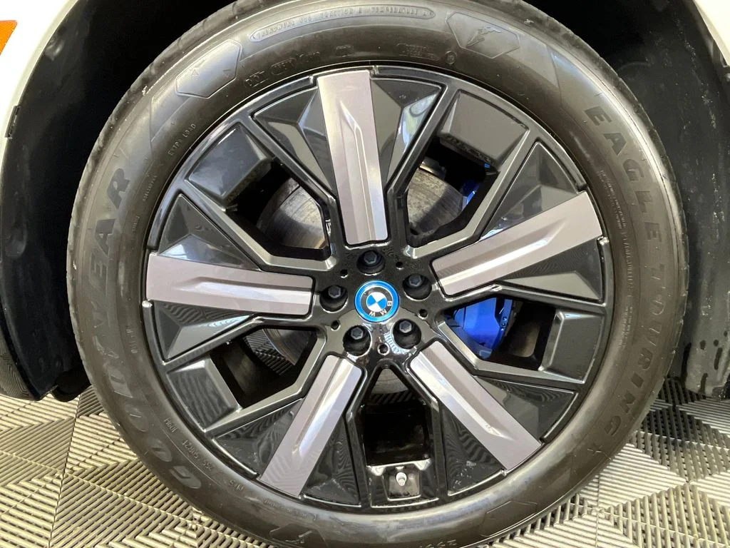 Certified Used 2024 White BMW xDrive50 image 14