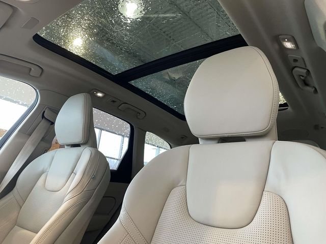 2026 Volvo XC60 Ultra - Photo 17