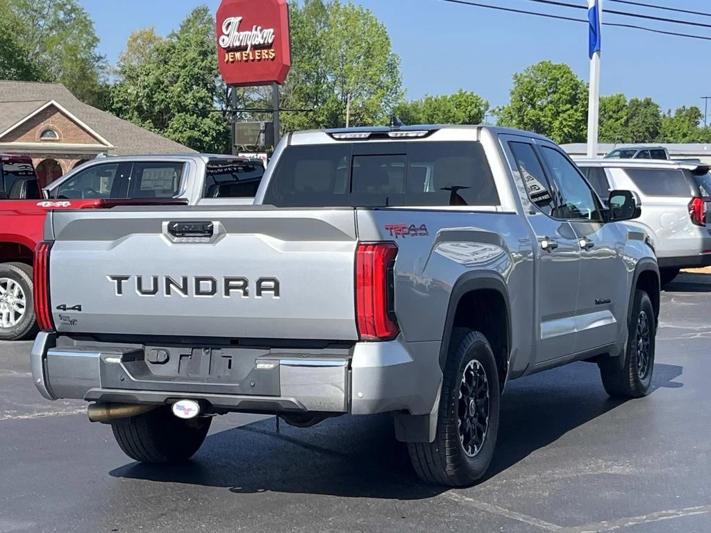 Used 2022 Silver Toyota SR5 image 7