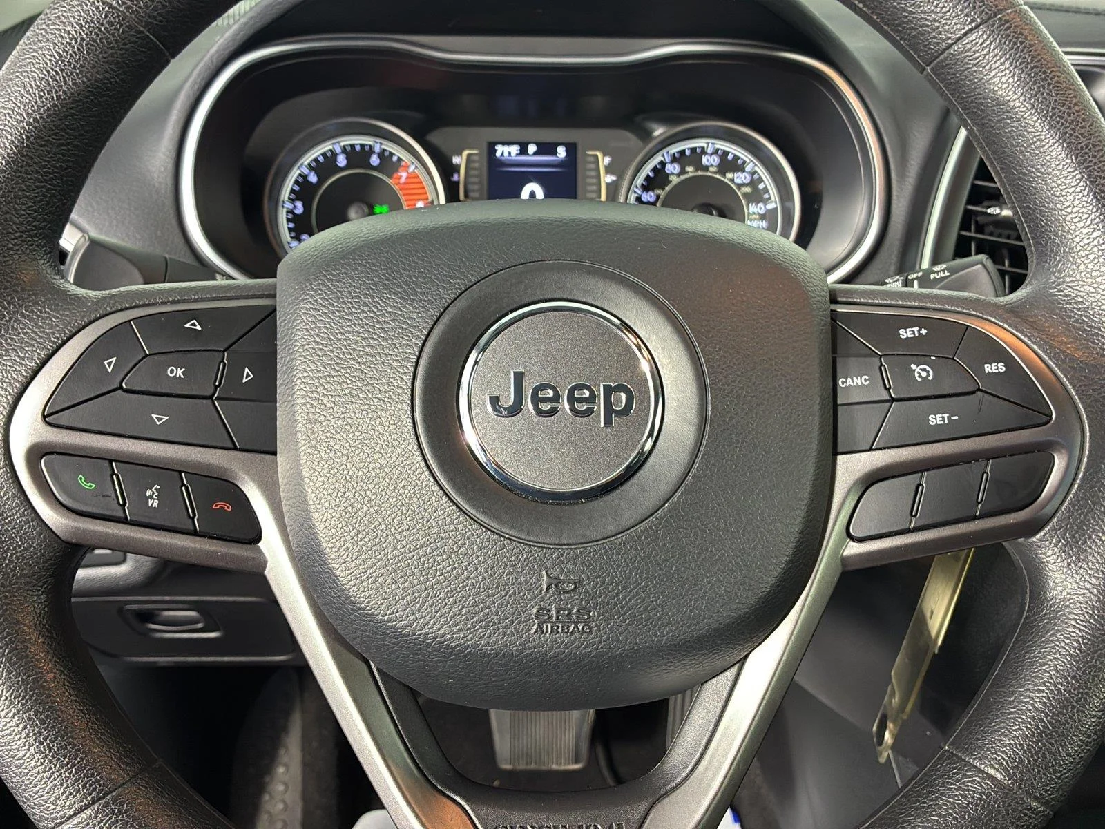 Used 2020 Diamond Black Crystal Pearlcoat Jeep Latitude image 54