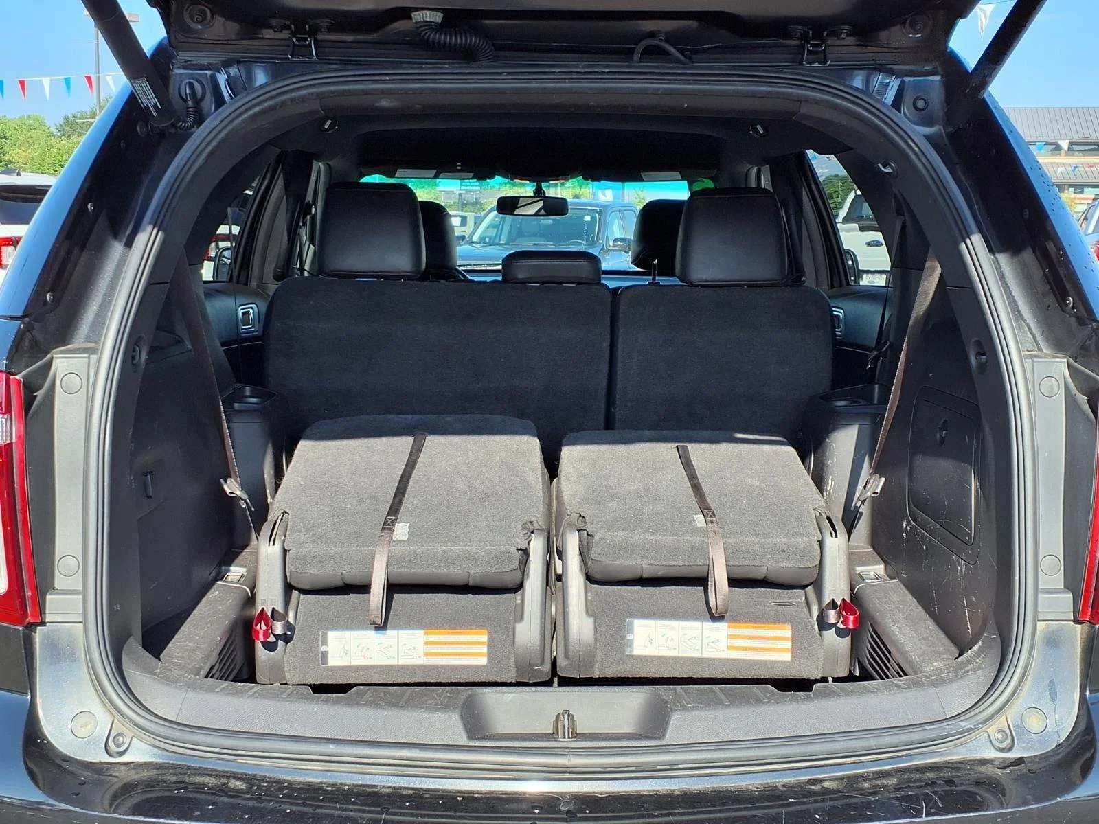 Used 2015 White Platinum Metallic Tri-Coat Ford XLT image 29