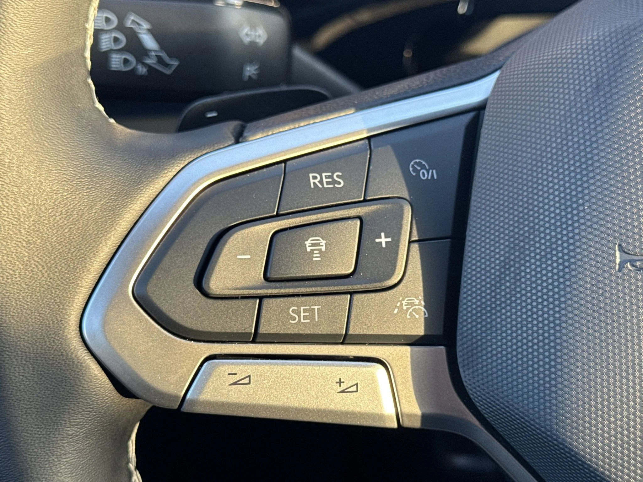 New 2026 Pure Gray Volkswagen 2.0T SE w/Technology image 19