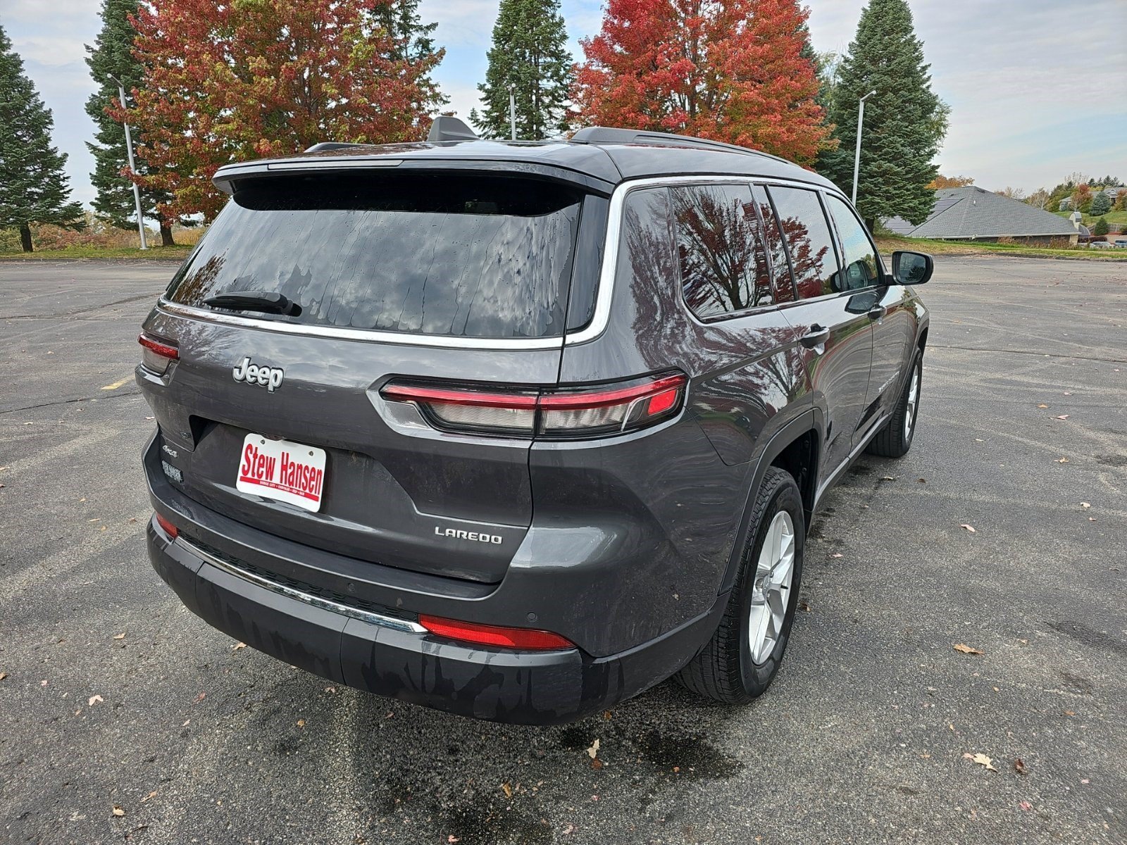 Certified Used 2025 Baltic Gray Metallic Clearcoat Jeep Laredo image 5