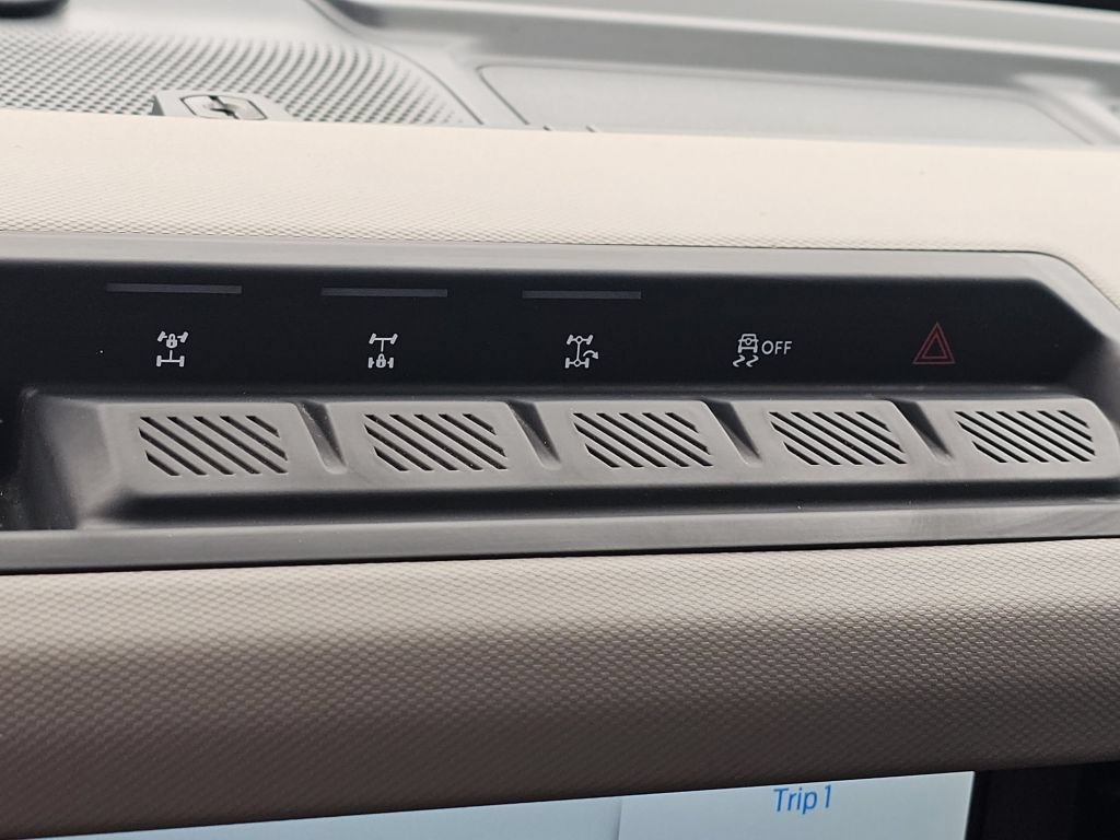 Used 2022 Gray Metallic Ford Wildtrak image 12