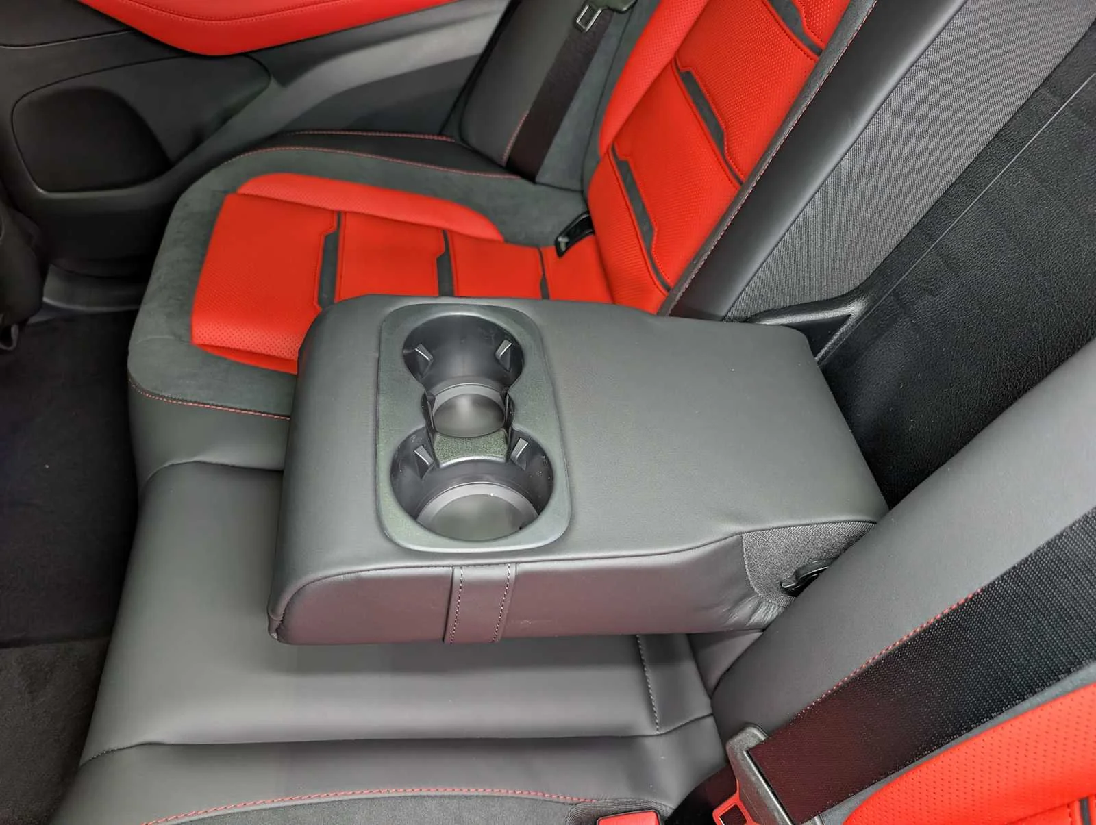 New 2026 Selenite Grey Metallic Mercedes-Benz AMG® GLE 53 image 17