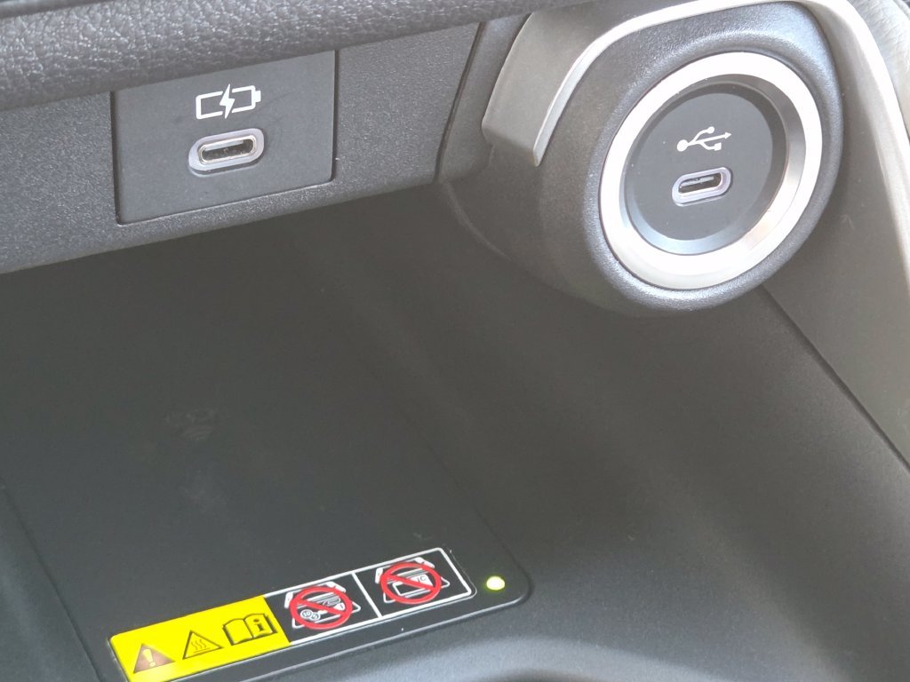 Used 2025  Toyota Limited image 33
