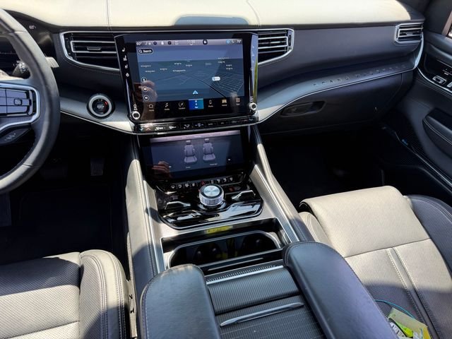 Used 2024 White Jeep  image 19
