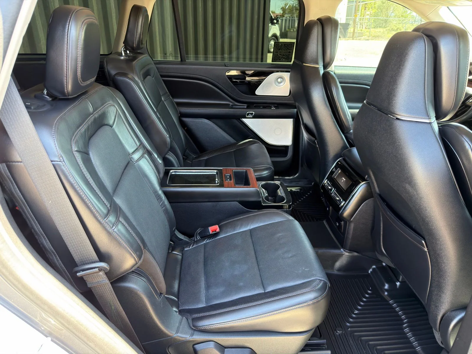 Used 2021 Gray Lincoln Reserve image 33