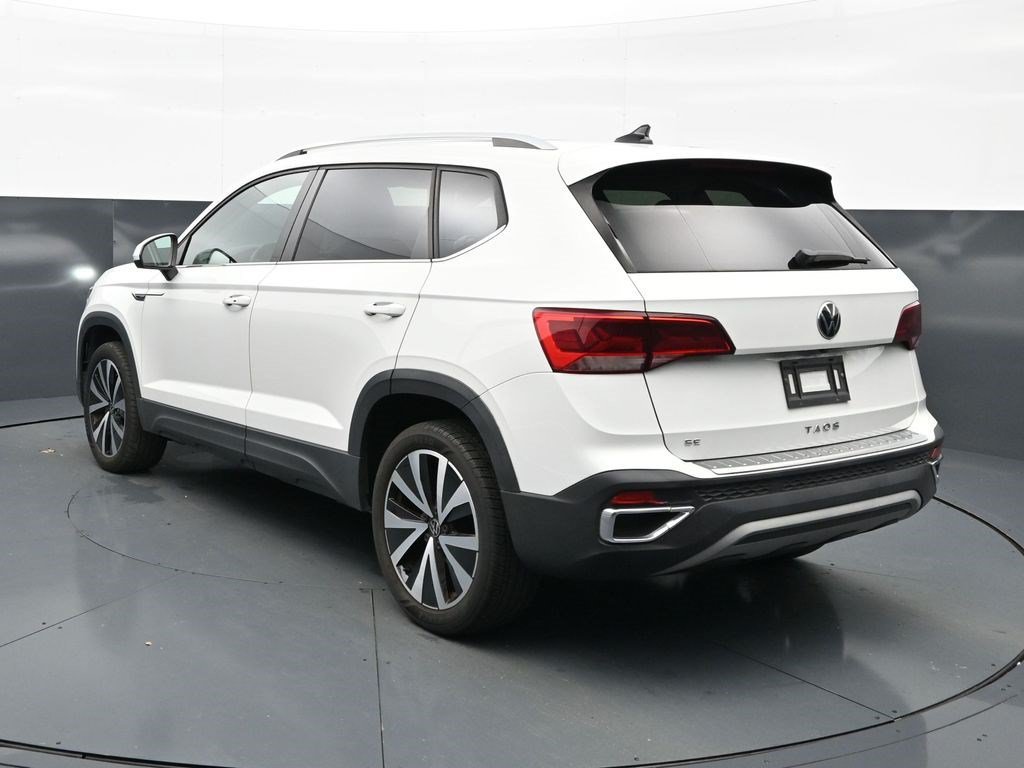 Used 2023 Pure White Volkswagen SE image 6