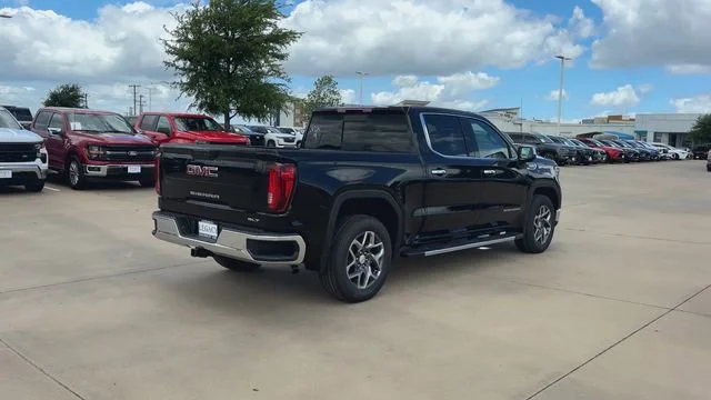2026 GMC Sierra 1500 SLT - Photo 8
