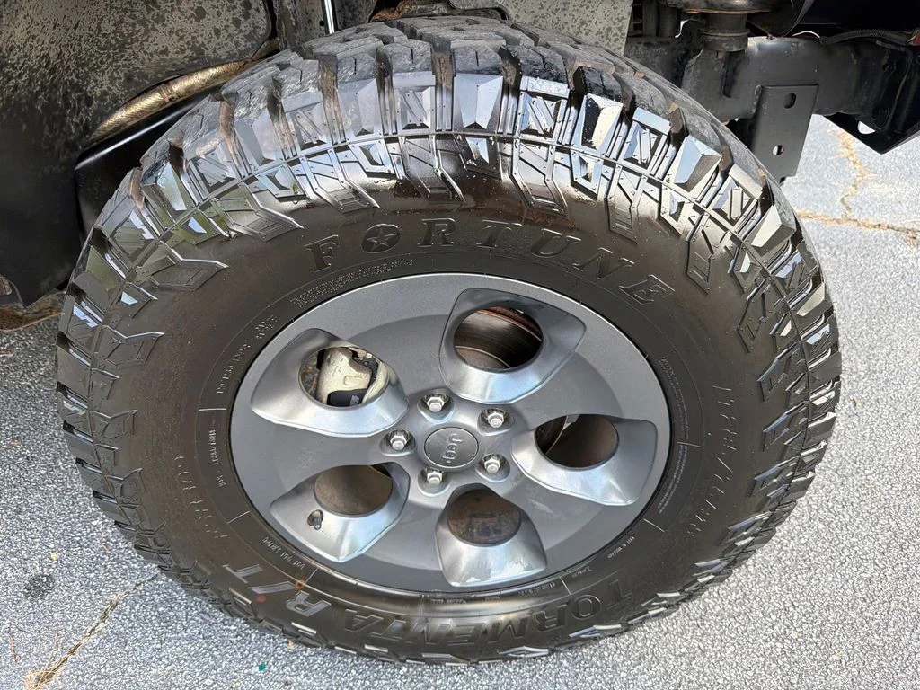 Used 2017 Gray Jeep Sport image 12