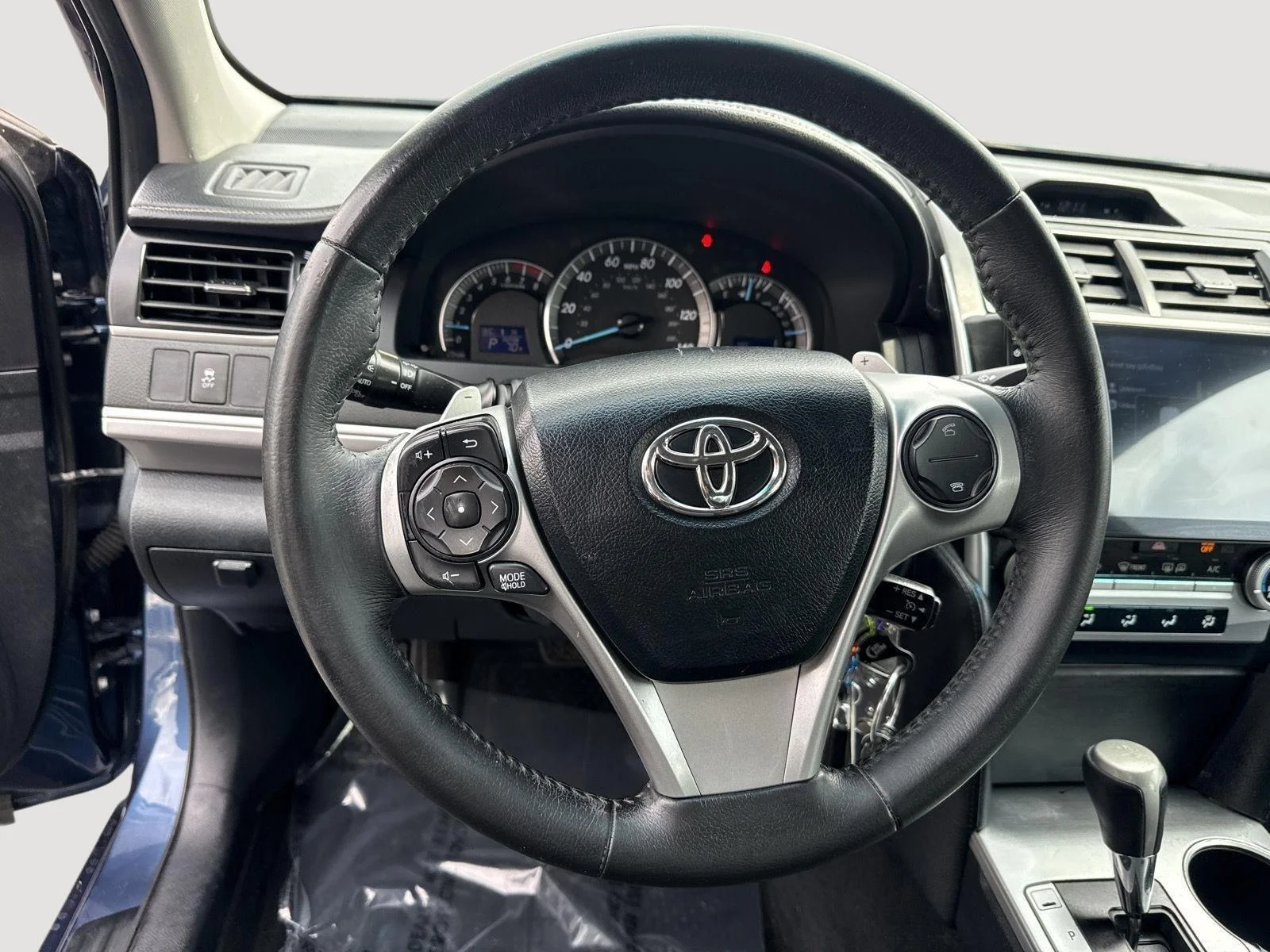 Used 2013 Magnetic Gray Metallic Toyota SE image 19