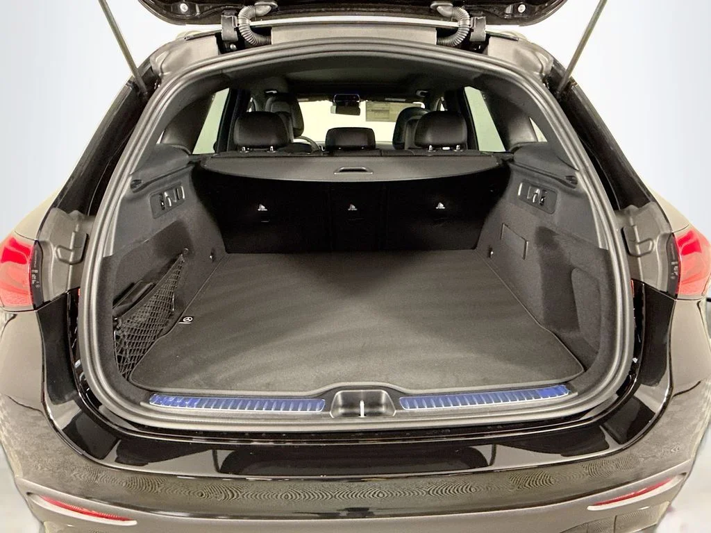 New 2026 Obsidian Black Metallic Mercedes-Benz GLC 300 image 21