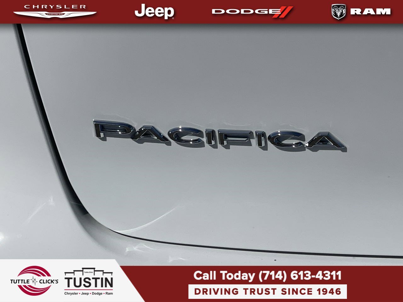 New 2026 Bright White Clear-Coat Exterior Paint Chrysler Select image 8