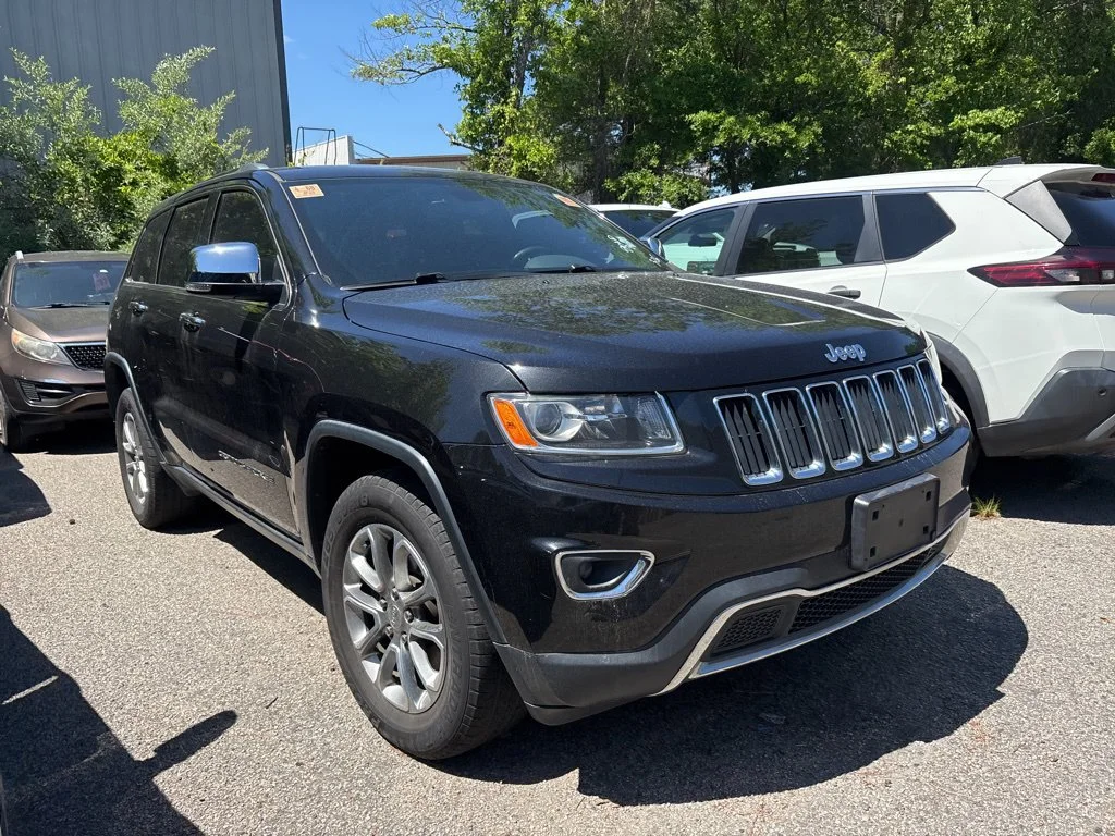 Used 2015 Black Jeep Limited image 9