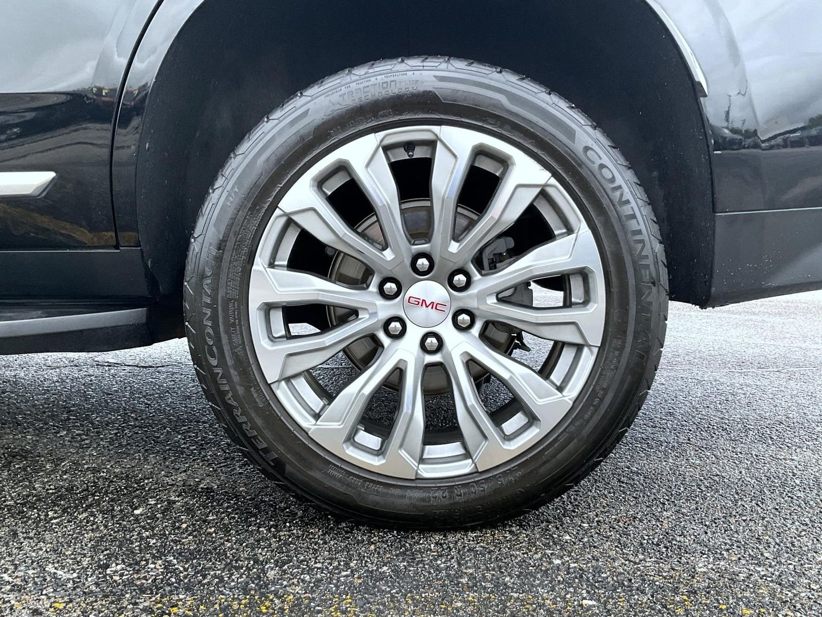 Used 2021 Black GMC Denali image 24