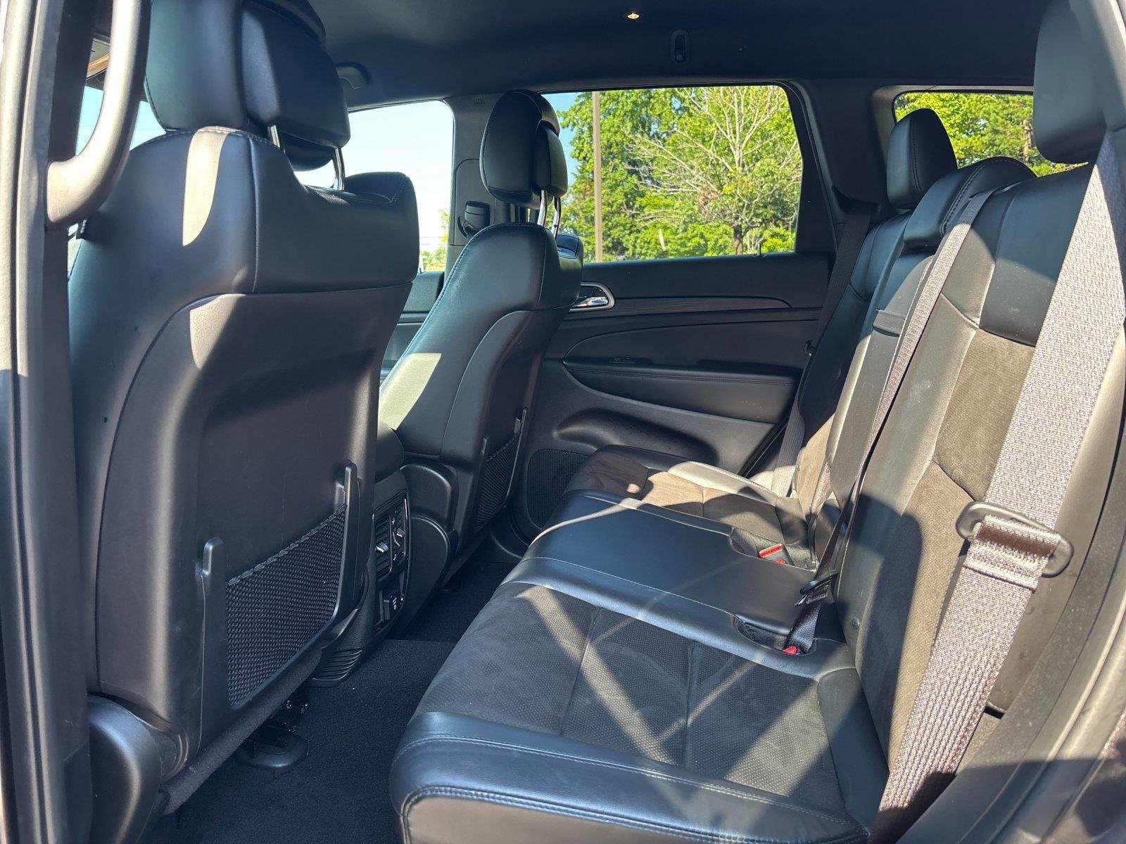 Used 2020 Granite Crystal Metallic Clearcoat Jeep Altitude image 33