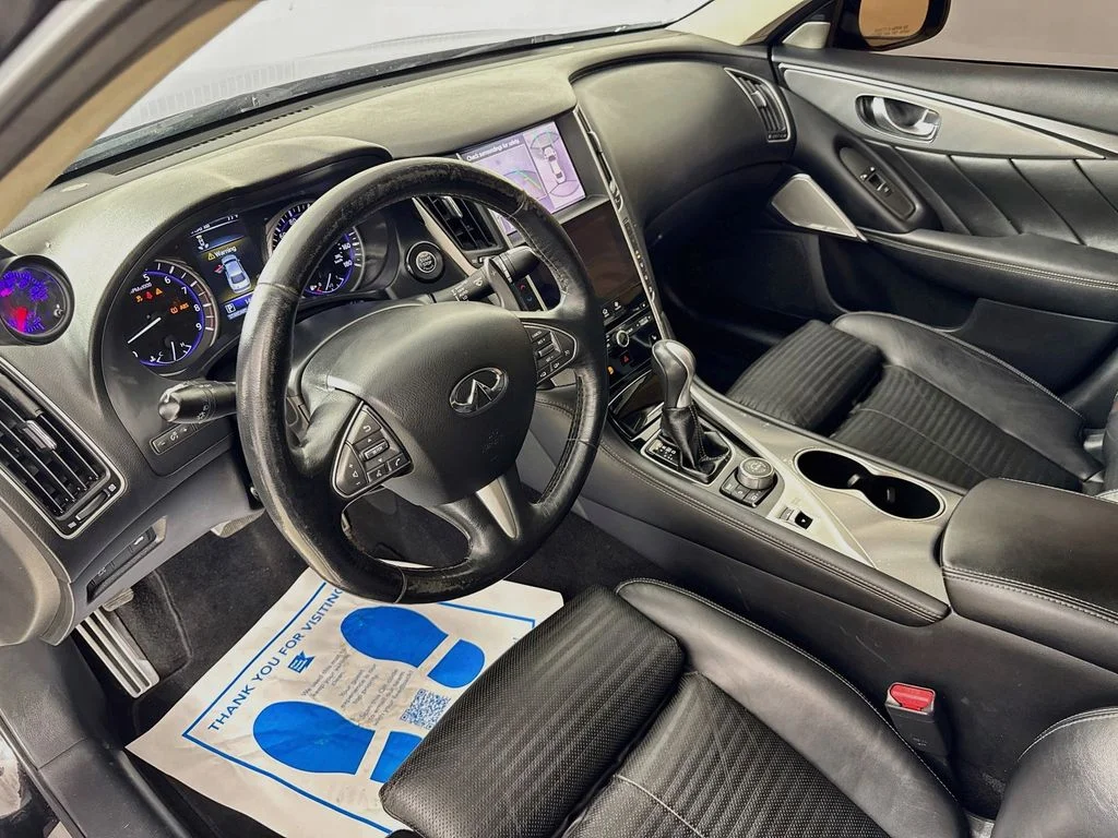 Used 2017 Black Obsidian INFINITI Red Sport 400 image 11