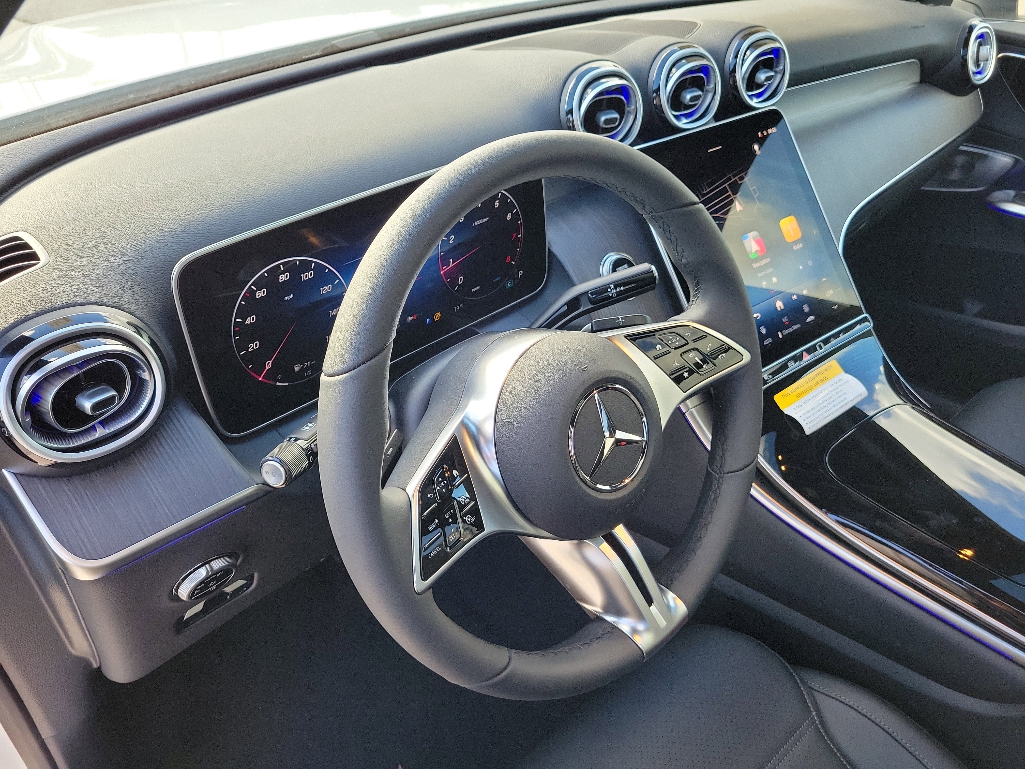 New 2026 Polar White Mercedes-Benz GLC 300 image 23