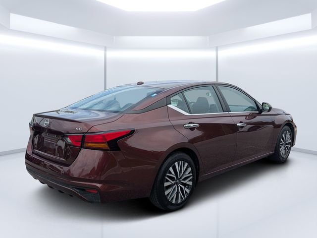 Used 2024 Red Nissan 2.5 SV image 3