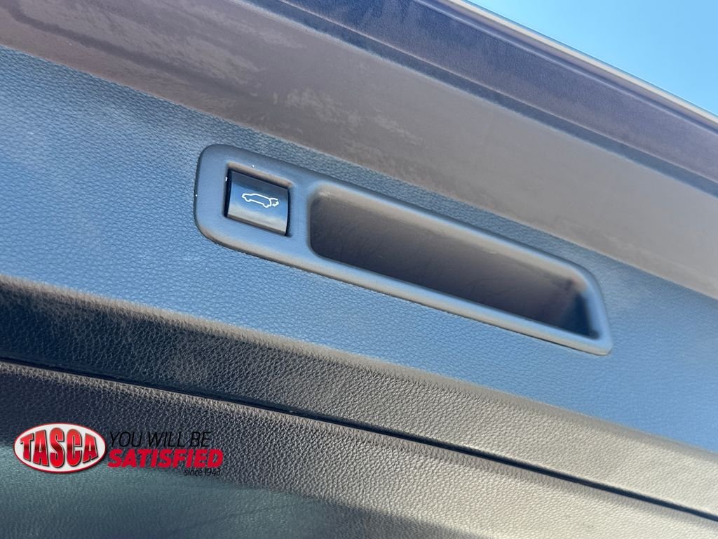 Used 2022 Gray Toyota XLE image 8